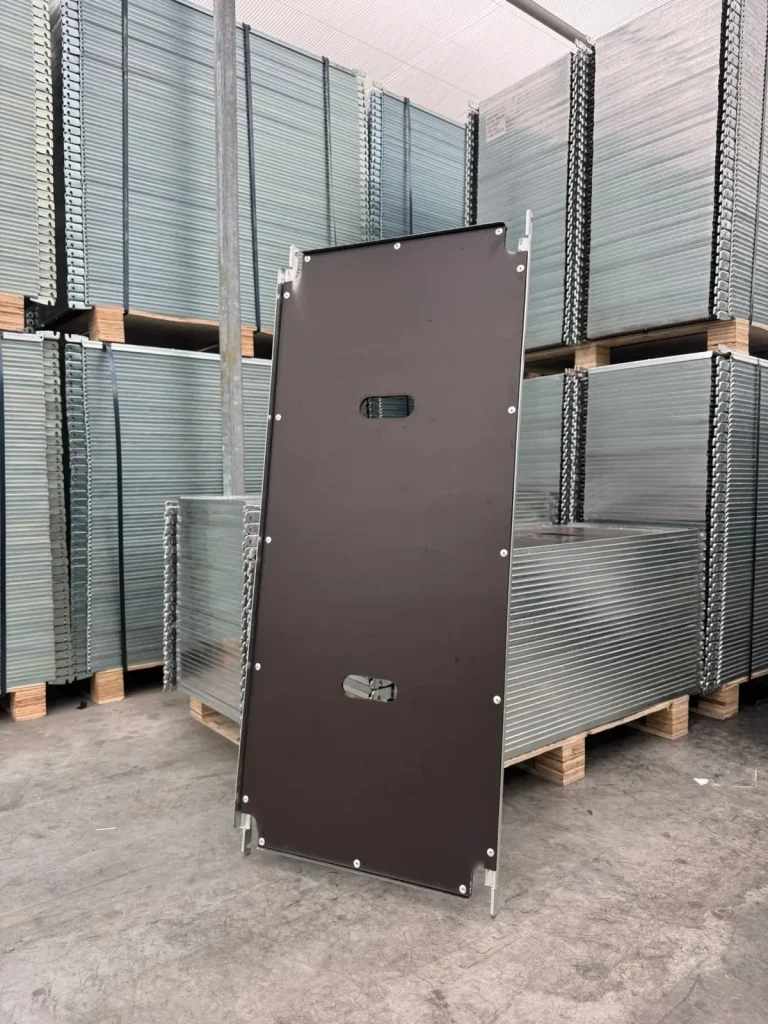 Zwarte Deense karren / platen